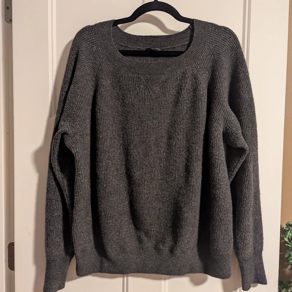 J. Crew Gray Crewneck Waffle Sweater. Size Large.